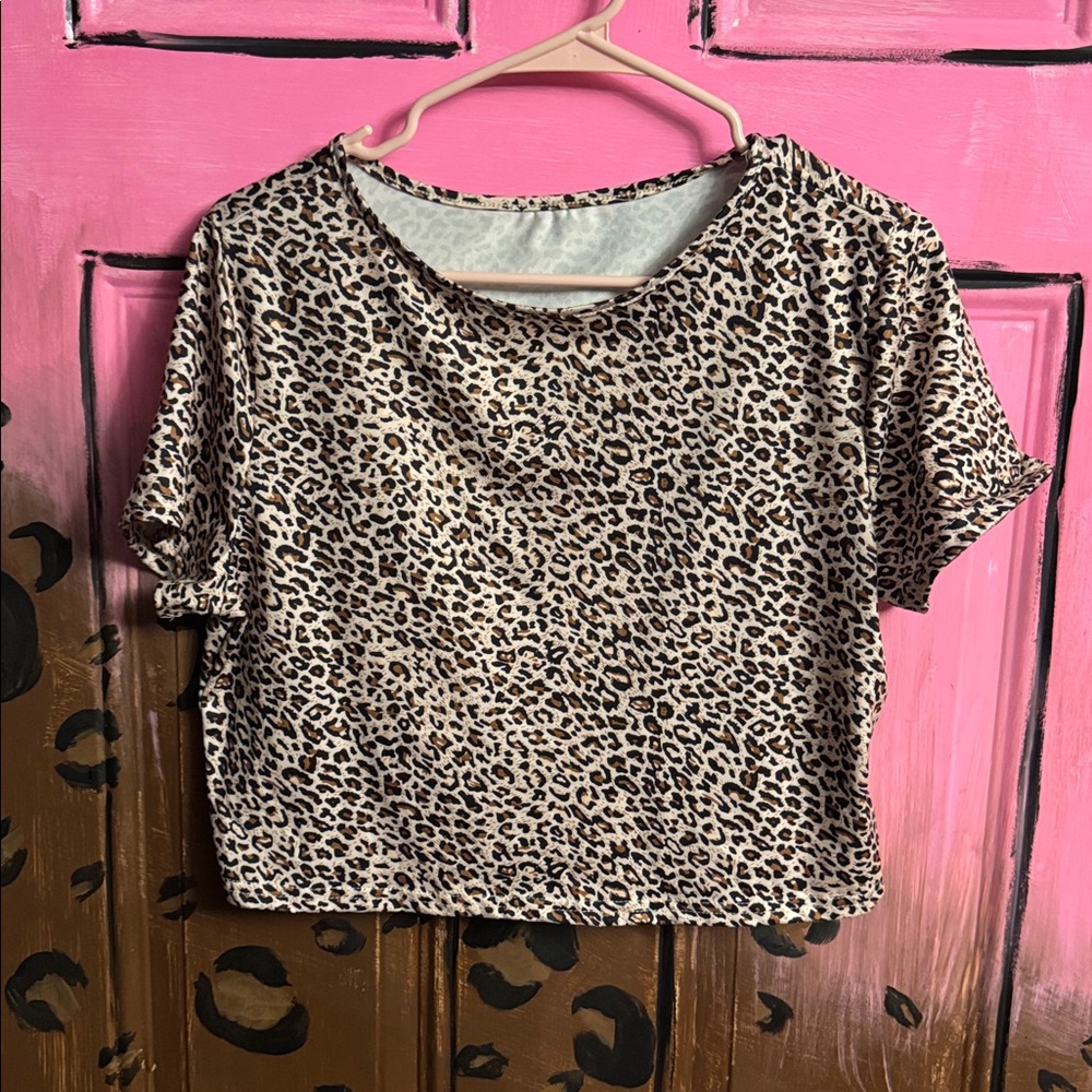 Leopard Print Short Sleeve Top